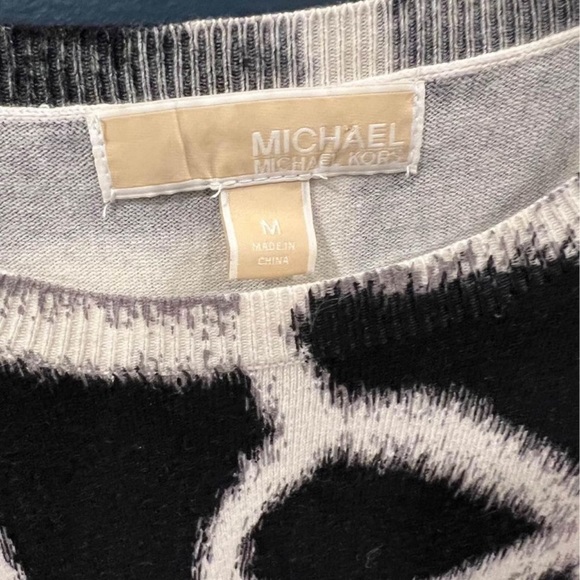 Michael Kors Dress. Size Medium. Worn once and in super good condition. - Picture 3 of 3